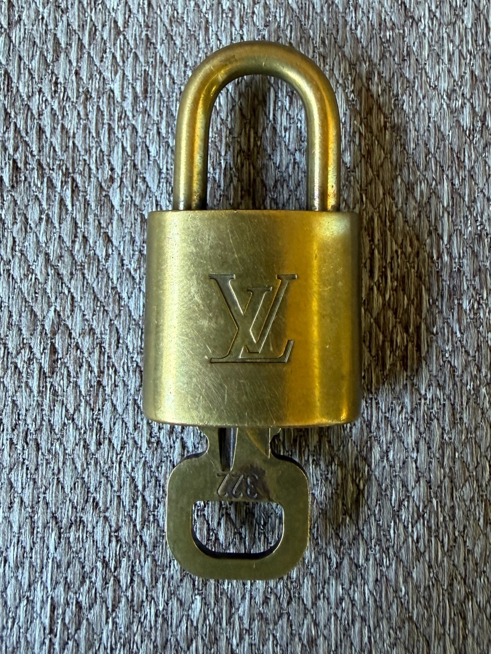 LOUIS VUITTON vintage lock and one key